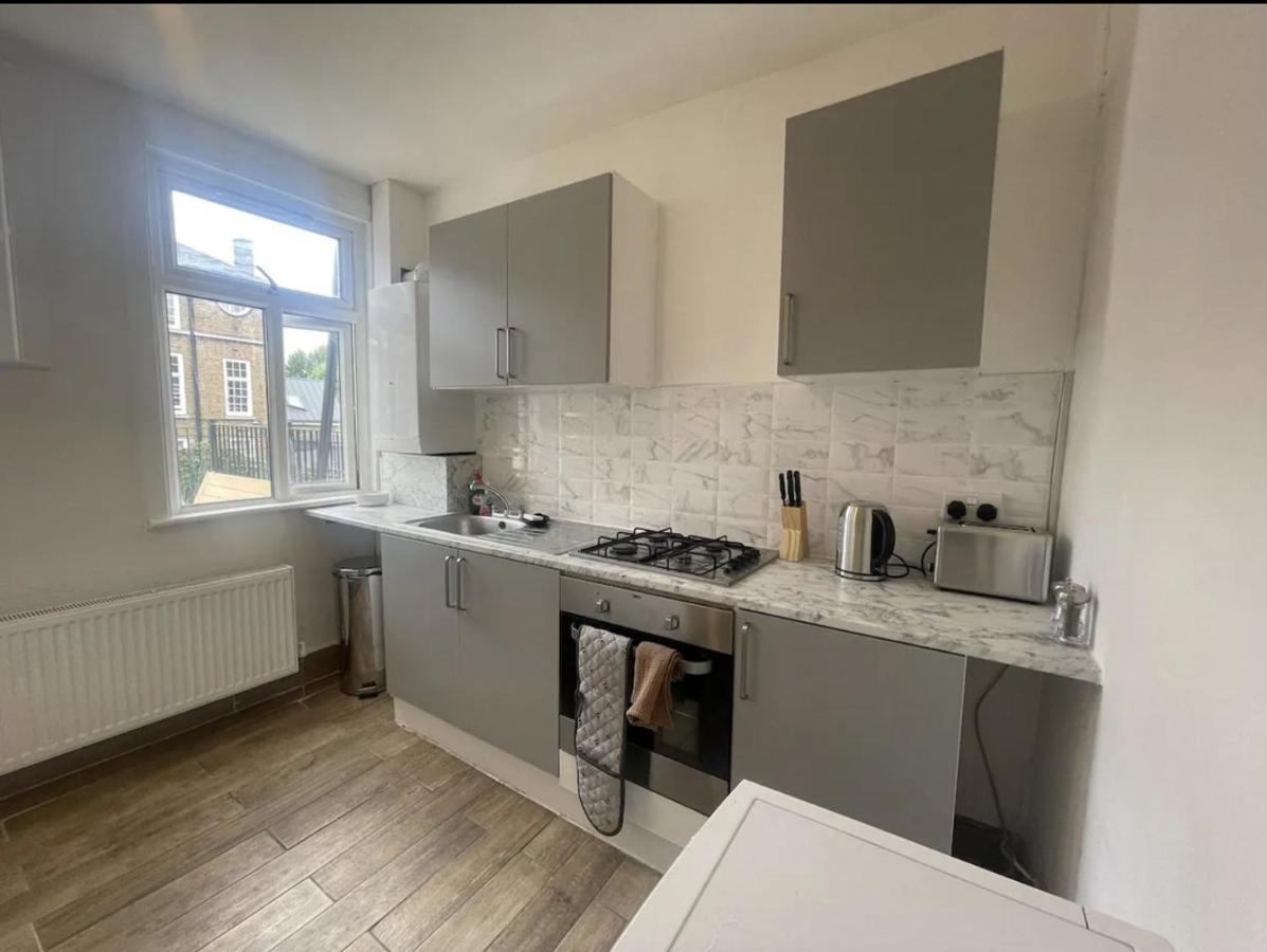 Charming 2 Bed Flat On Tower Bridge Apartment Londra Exterior foto