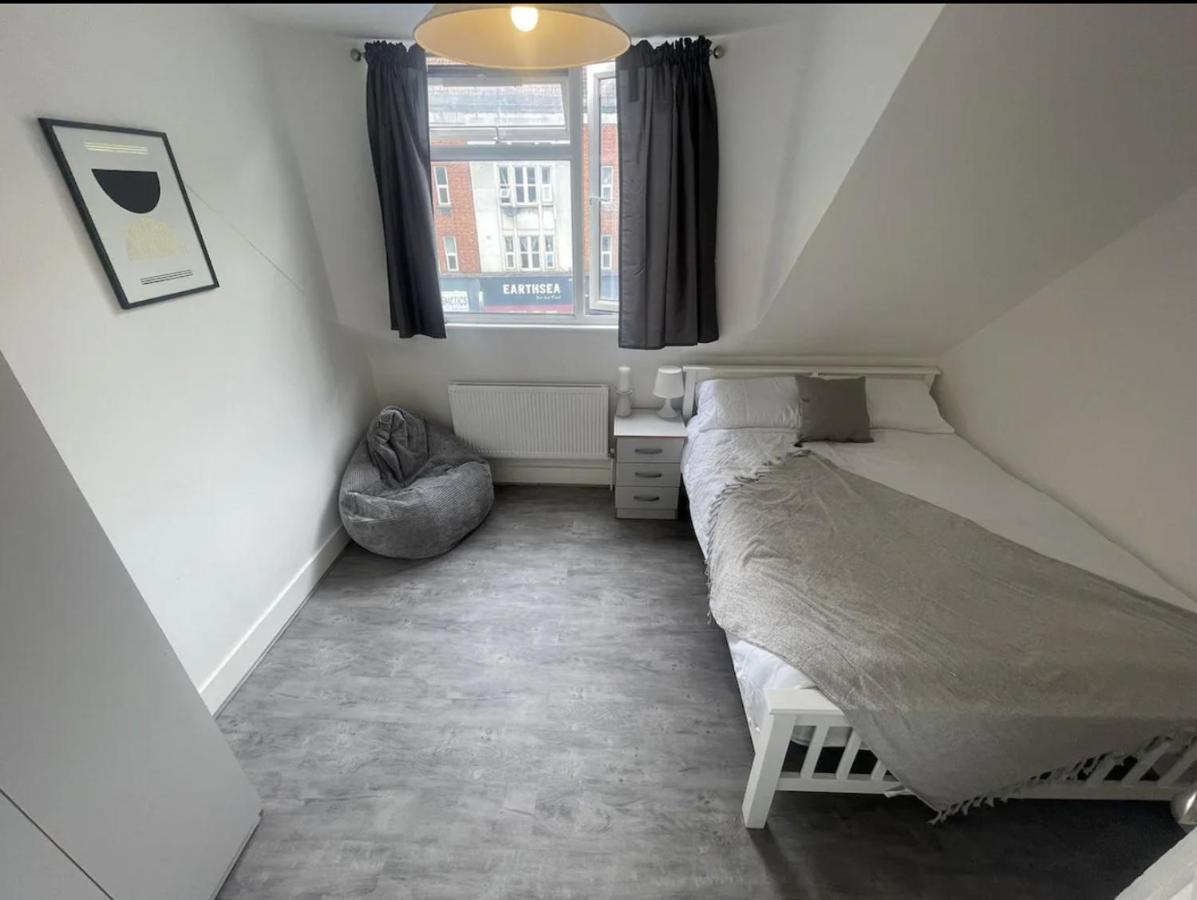 Charming 2 Bed Flat On Tower Bridge Apartment Londra Exterior foto
